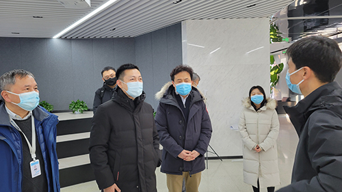 海淀副區(qū)長林劍華調(diào)研百放英庫醫(yī)藥科技.jpg