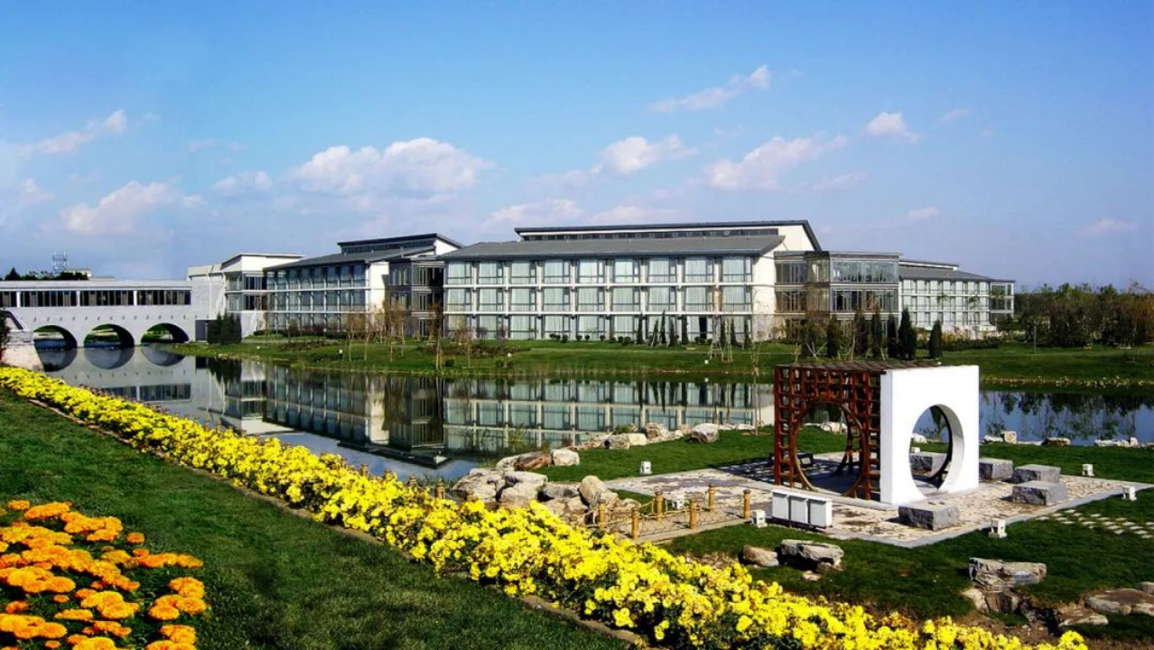 喜報！海國投集團所屬龍徽文創(chuàng)公司及稻香湖景酒店榮獲“首都文明單位”稱號！866.jpg